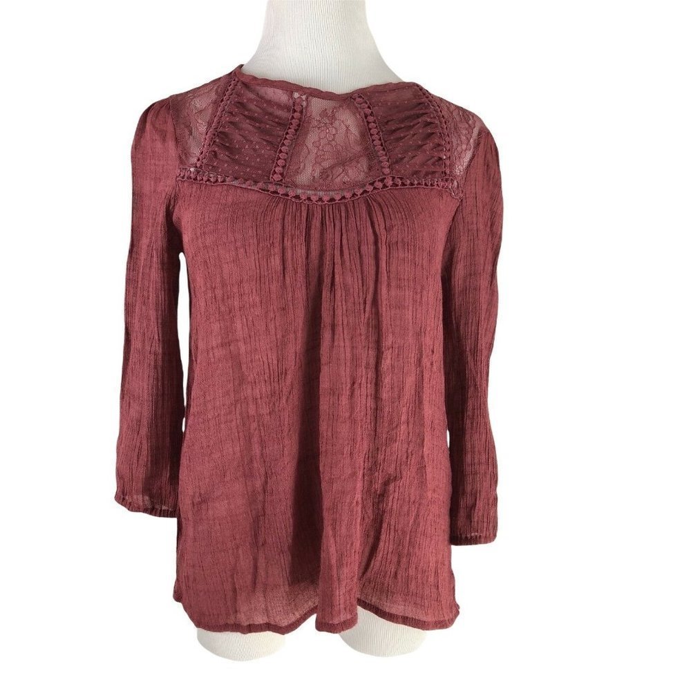 Altar'd State Crepe Lace Hi-Lo Top - Size S